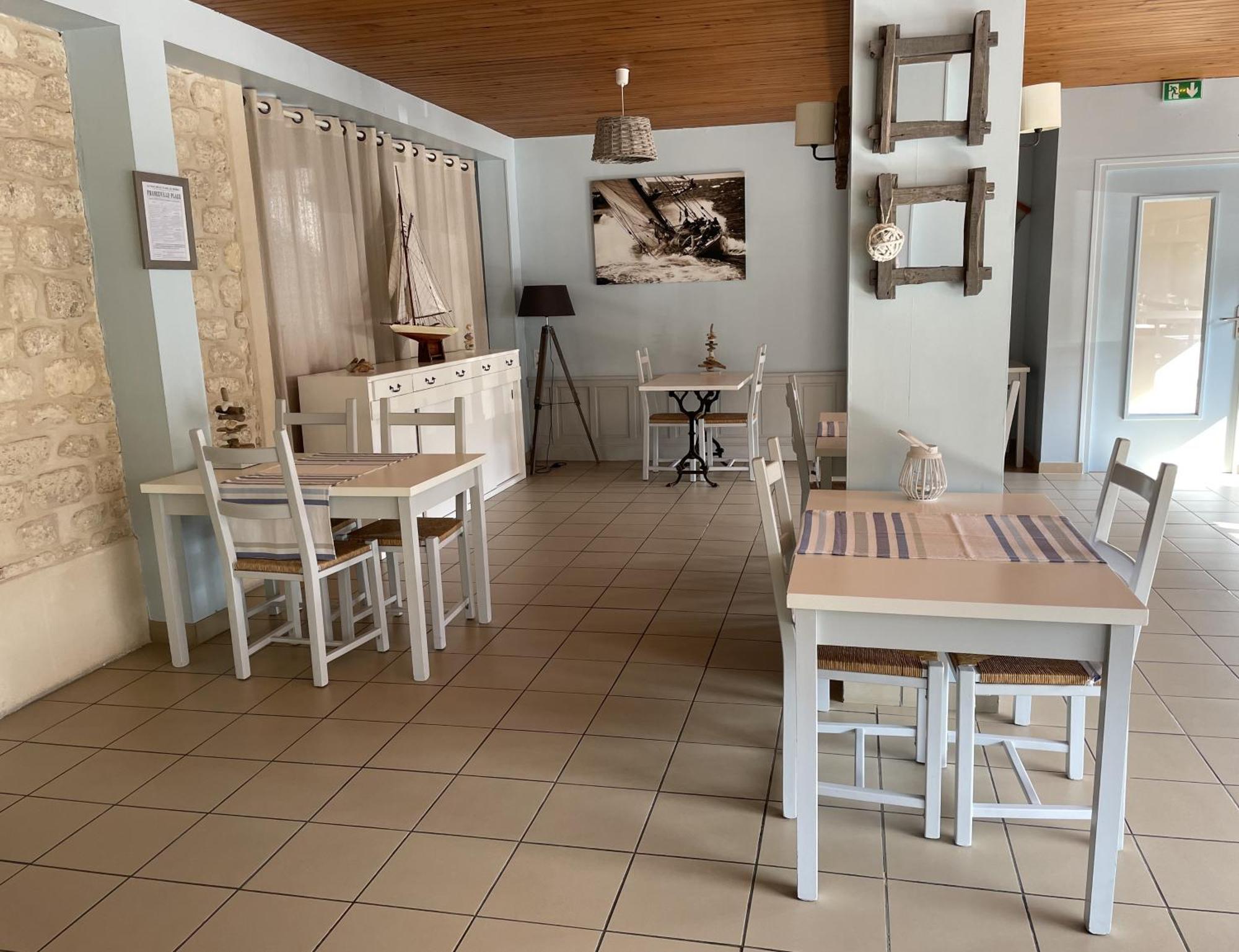 Le Vauban Hotel Merville-Franceville-Plage Buitenkant foto