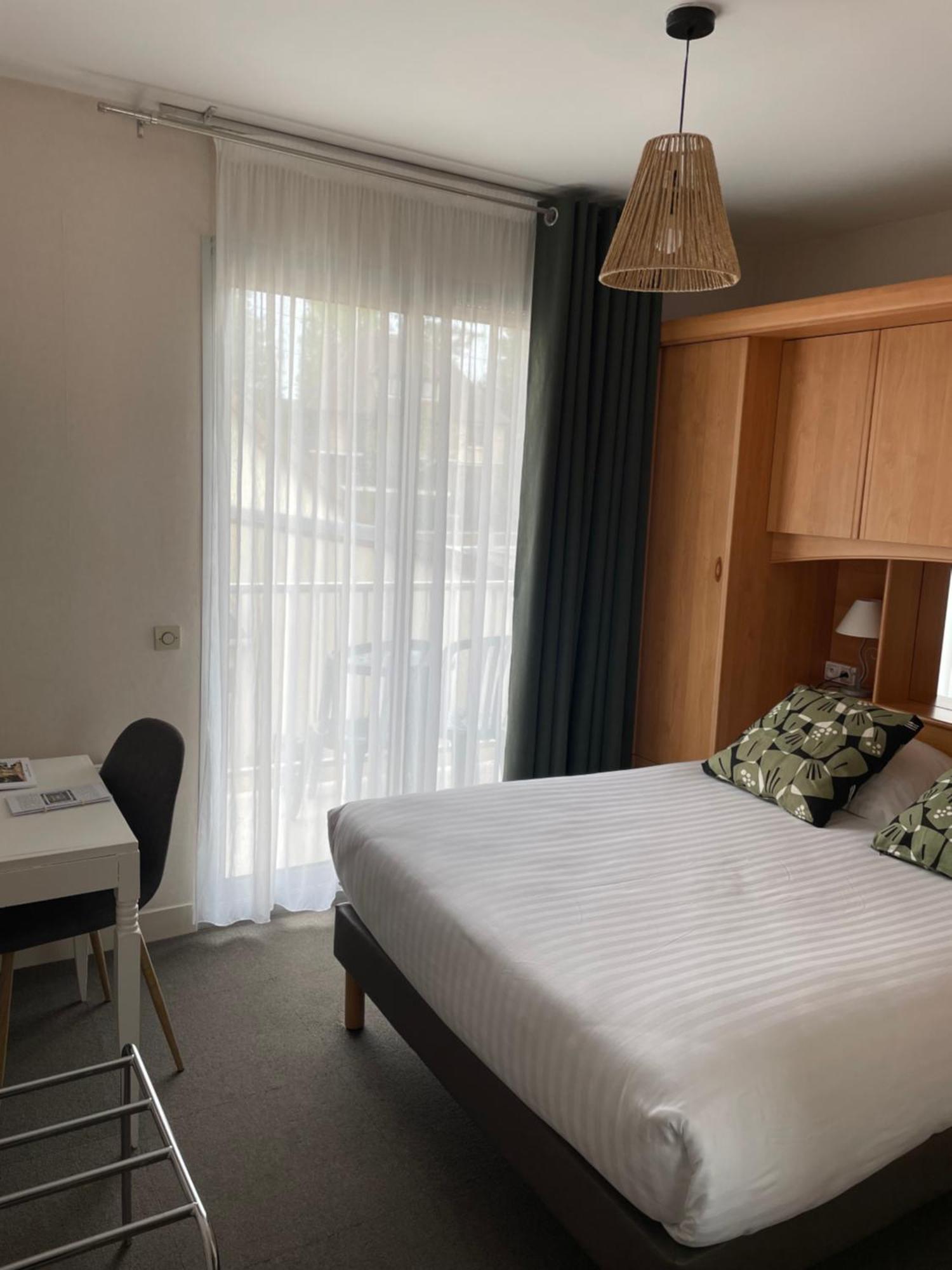 Le Vauban Hotel Merville-Franceville-Plage Buitenkant foto