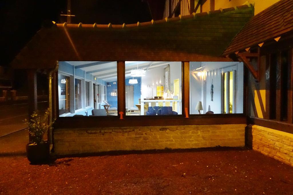Le Vauban Hotel Merville-Franceville-Plage Buitenkant foto